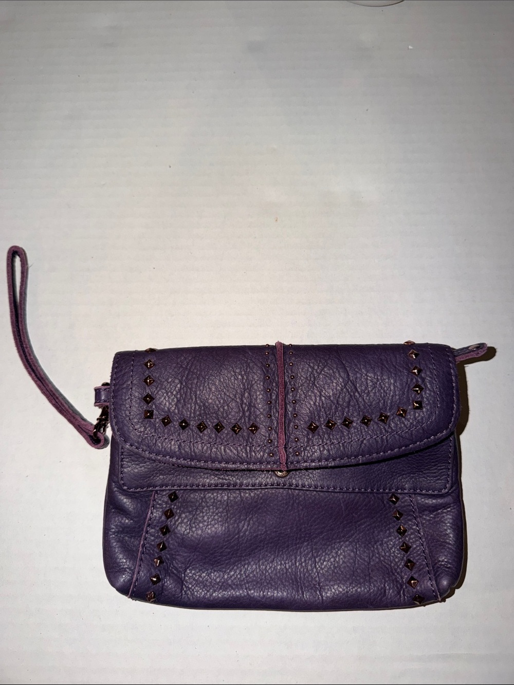 B Makowsky purple Leather Wristlet Clutch - Stud Detail